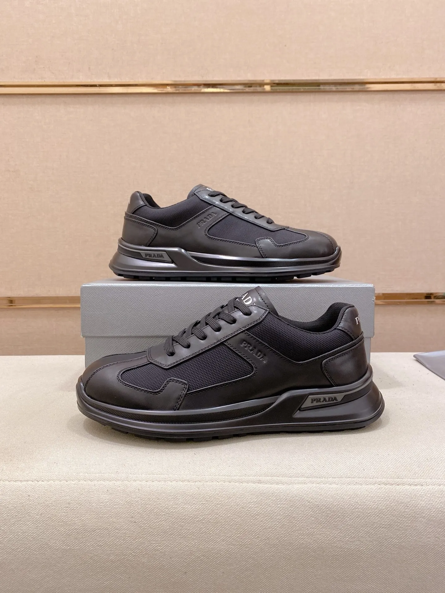Factory price 600💰 ✔️✔️✔️High version High-quality new PRADA (Prada) counters are on the market at the same time, new men's shoes, 😘fabrics imported first-layer cowhide with waterproof materials, purely handmade. Lining: Full cowhide lining. 👍🏿 High-end ☄️ air-cushion molded anti-slip rubber outsole, exquisite lines, simple and elegant, comfortable and high-end for leisure travel. Code number: 38 to 45